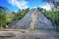 the pyramid of tikal in belize